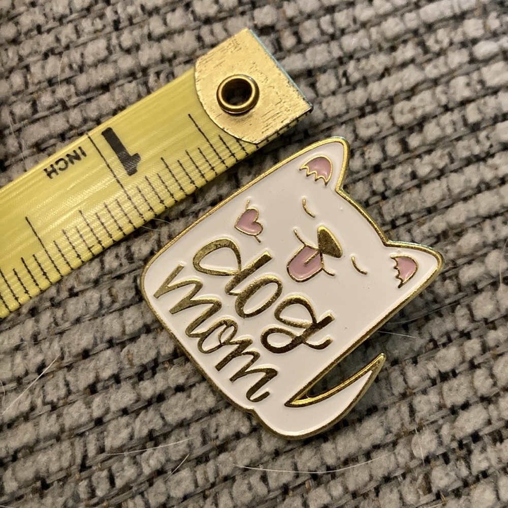 Dog Mom pin - Picture 4 of 5